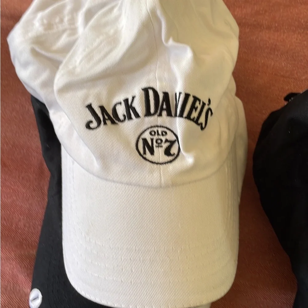 Bundle Jack Daniels Black and White Caps - Picture 3 of 3